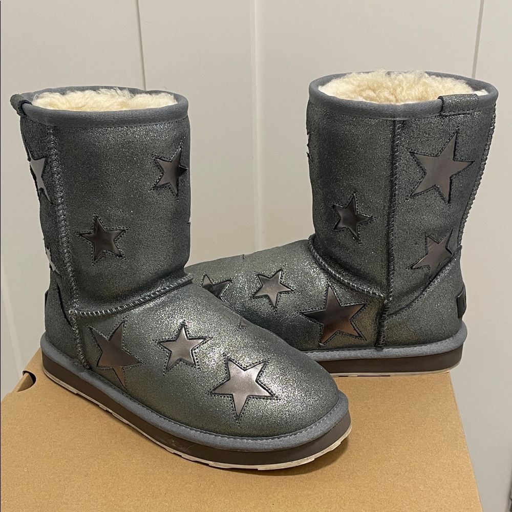 ⭐️Star-Embellished Silver Gray Shearling UGG